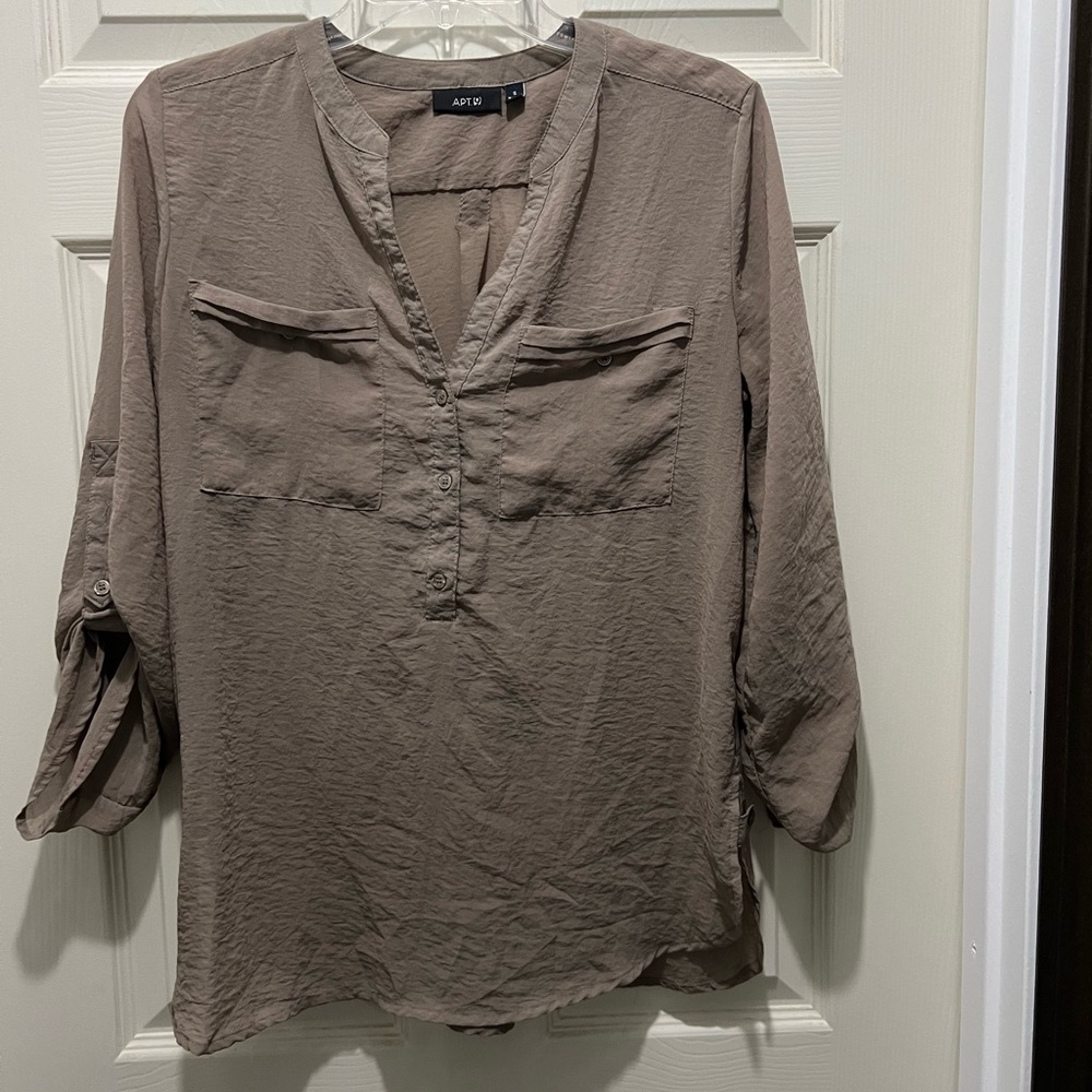 Apt.9 s light blouse. Half sleeves light brown/tan size small
